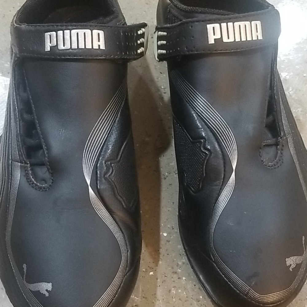 Black and silver puma sneakers